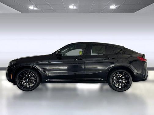 2025 BMW X4 xDrive30i