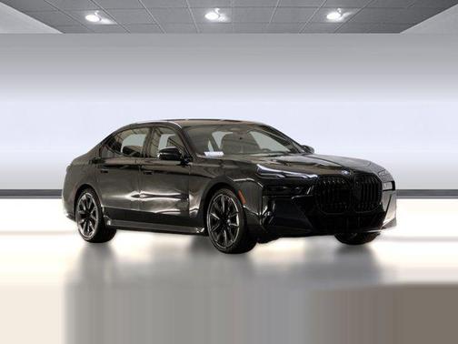 2026 BMW 740 740i