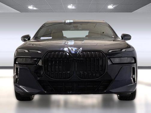 2026 BMW 740 740i