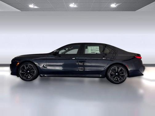 2026 BMW 740 740i