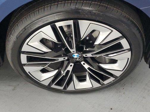 2025 BMW 530 i