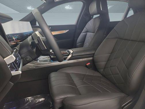 2025 BMW 760 i xDrive