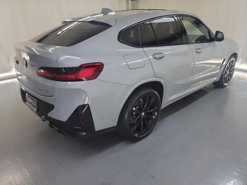 2023 BMW X4 xDrive30i