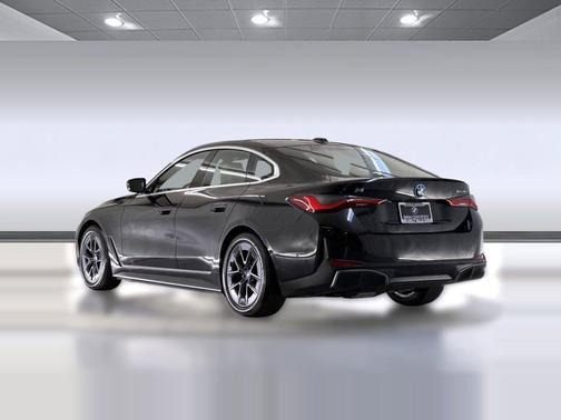 Black Sapphire Metallic 2023 BMW i4 Gran Coupe eDrive40