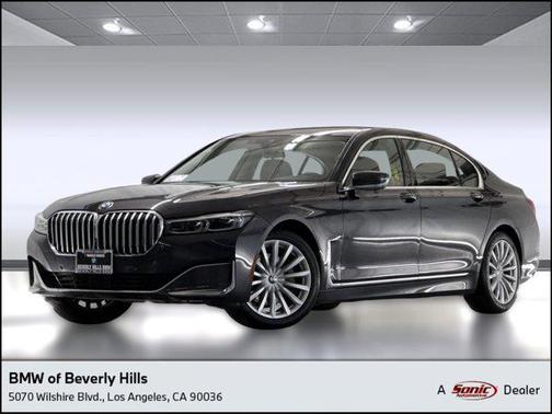 2022 BMW 740 i