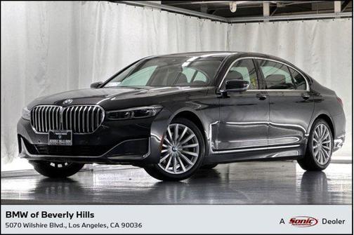2022 BMW 740 i