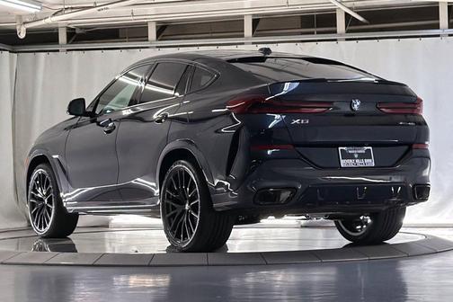 Carbon Black Metallic 2027 BMW X6 xDrive40i