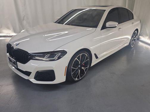 2022 BMW 530 i