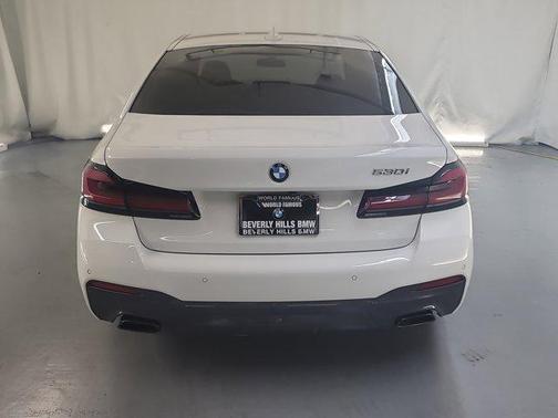 2022 BMW 530 i