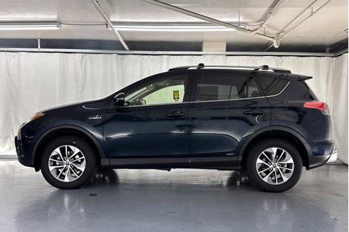 2018 Toyota RAV4 Hybrid XLE