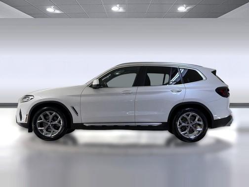 Mineral White Metallic 2023 BMW X3 sDrive30i