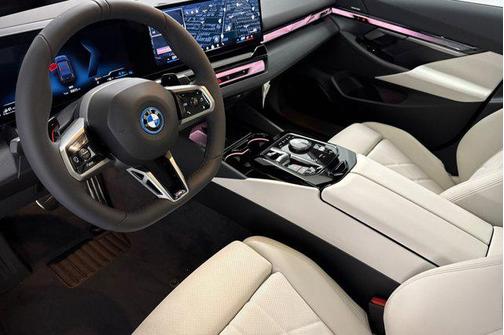 2026 BMW 550e xDrive