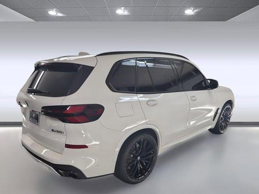 2024 BMW X5 M60i