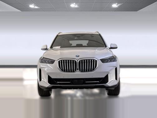 Mineral White Metallic 2026 BMW X5 sDrive40i