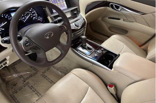 2015 INFINITI Q70L 3.7