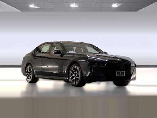 2023 BMW 740 i