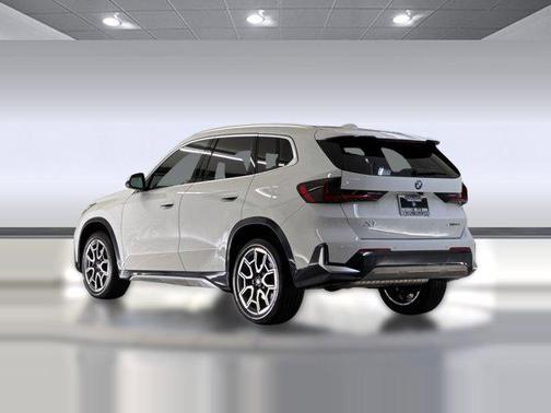 Alpine White 2025 BMW X1 xDrive28i