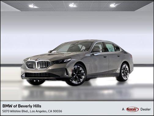 Oxide Grey Metallic 2026 BMW 530 530i