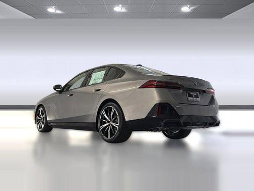 2026 BMW 550e xDrive