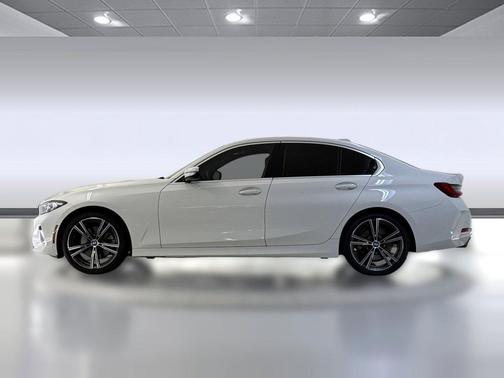 Alpine White 2024 BMW 330 330i