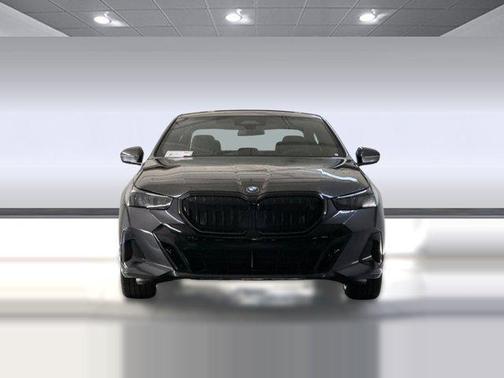 Dark Graphite Metallic 2026 BMW 530 530i