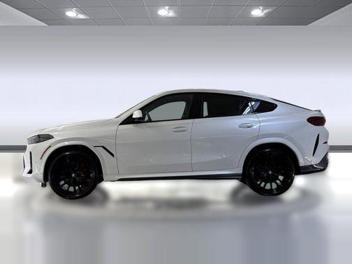 Mineral White Metallic 2027 BMW X6 xDrive40i