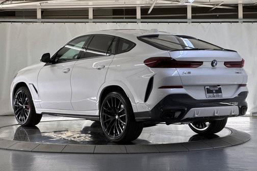 Mineral White Metallic 2027 BMW X6 xDrive40i