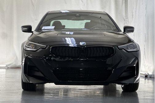 2025 BMW 230 i