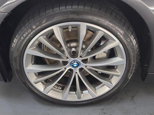 2022 BMW 530e Base