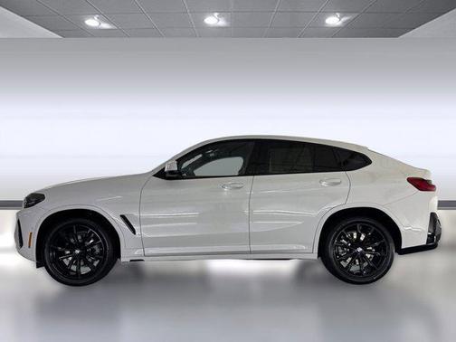 2025 BMW X4 xDrive30i
