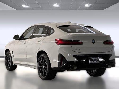 2025 BMW X4 xDrive30i
