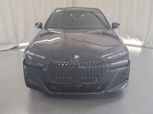 2025 BMW 760 i xDrive