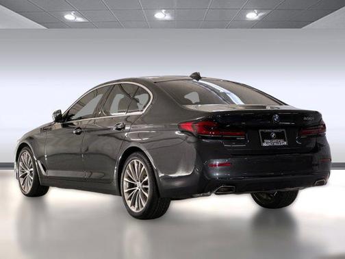 2022 BMW 530 i