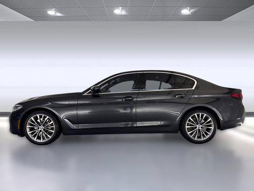 2022 BMW 530 i