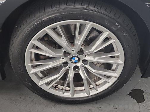2024 BMW 330 i