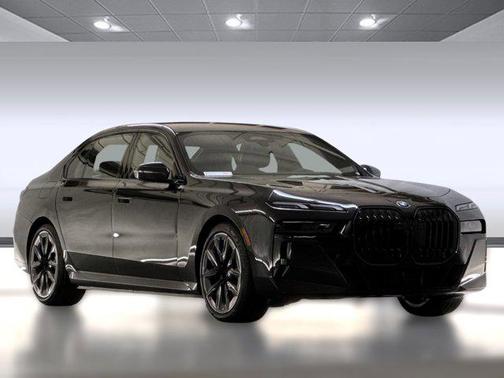 2026 BMW 750e i xDrive