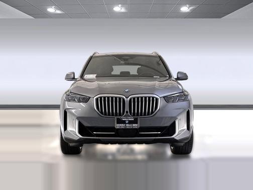 Skyscraper Grey Metallic 2026 BMW X5 PHEV xDrive50e