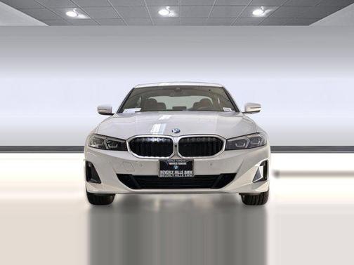 2025 BMW 330 330i Sedan