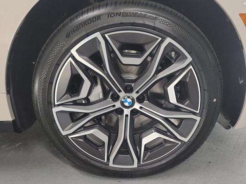 2026 BMW iX xDrive60