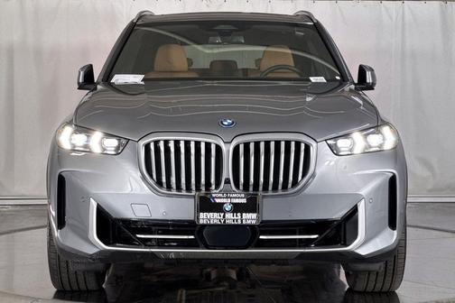 Skyscraper Grey Metallic 2026 BMW X5 PHEV xDrive50e