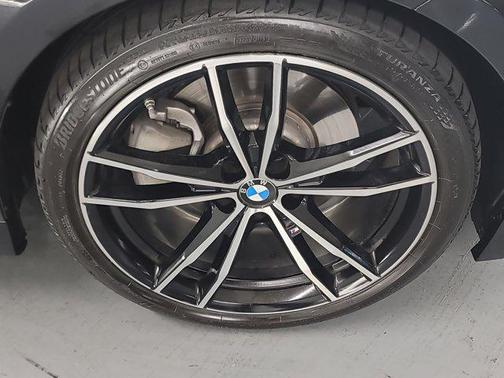 2024 BMW 330 i