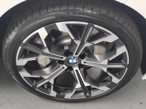 2025 BMW 330 i