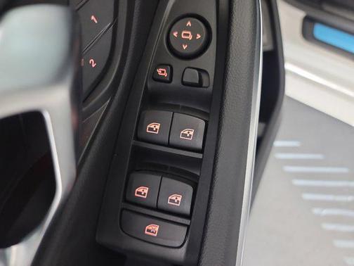 2025 BMW 330 i