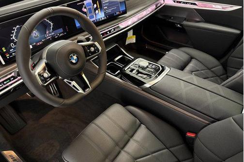 2026 BMW 740 740i