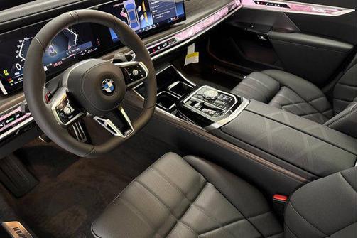 2026 BMW 740 740i