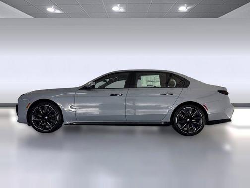 2026 BMW 740 740i