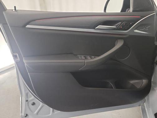 2025 BMW X4 xDrive30i