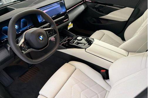 Phytonic Blue Metallic 2026 BMW 530 530i