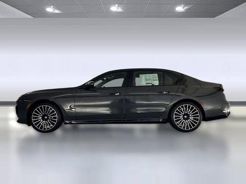2026 BMW 760 xDrive