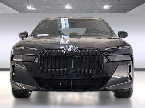 2026 BMW 740 i